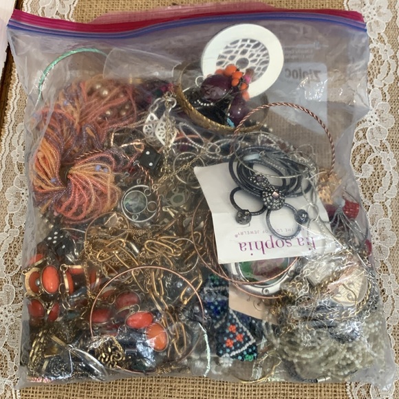 4lbs 6.8oz Jewelry Lot - Picture 2 of 4